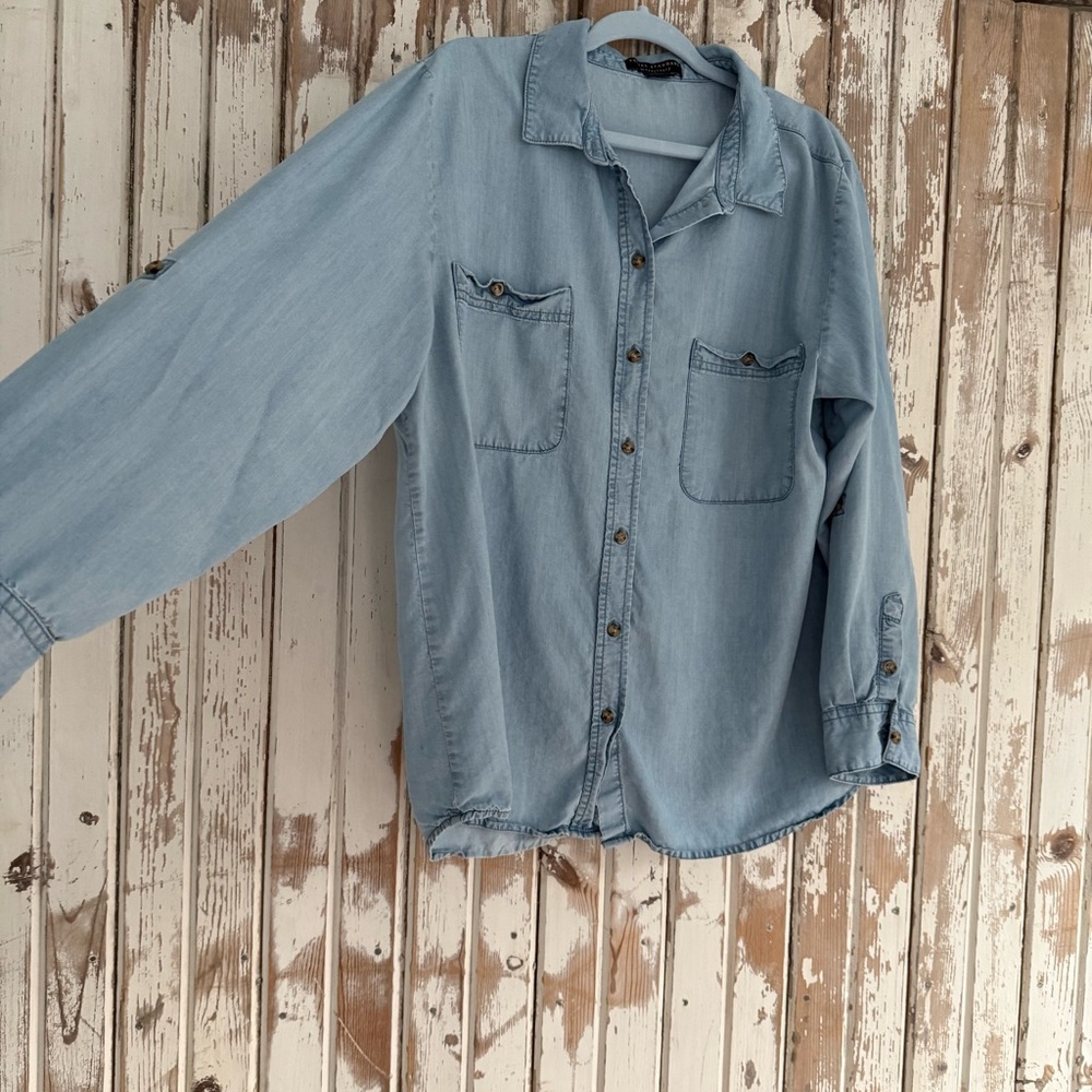 Sanctuary Light Blue Tencel Button-Up Shirt, Labeled XXL - runs more like an XL - Picture 4 of 12
